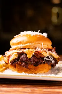 Burger Mania returns to Alicante with gourmet food and live entertainment