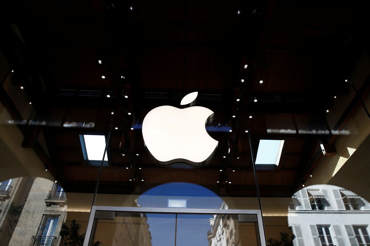 Jefferies Downgrades Apple To Sell As Report Says 20th Anniversary All-Glass iPhone Was Scrapped Now