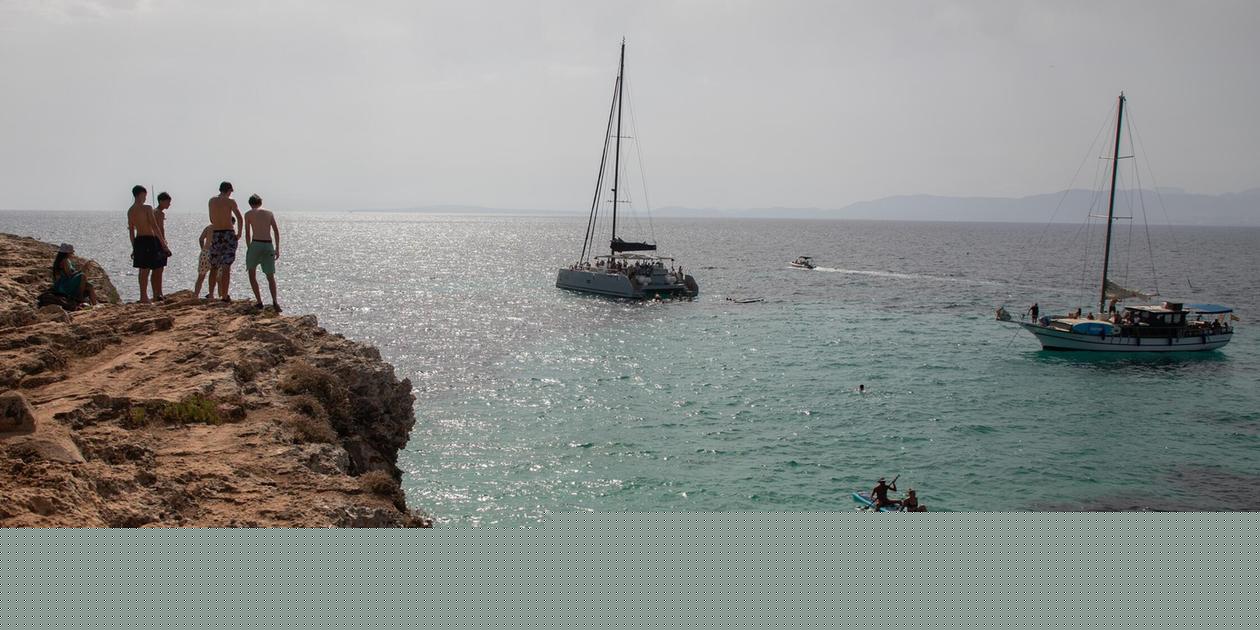 Extreme Hitze im Mittelmeer: Warum Badeverbote in beliebten Urlaubsregionen drohen könnten