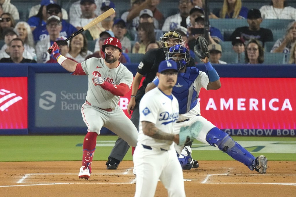 Stage is set: Dodgers arrive as teams prepare for the NLDS