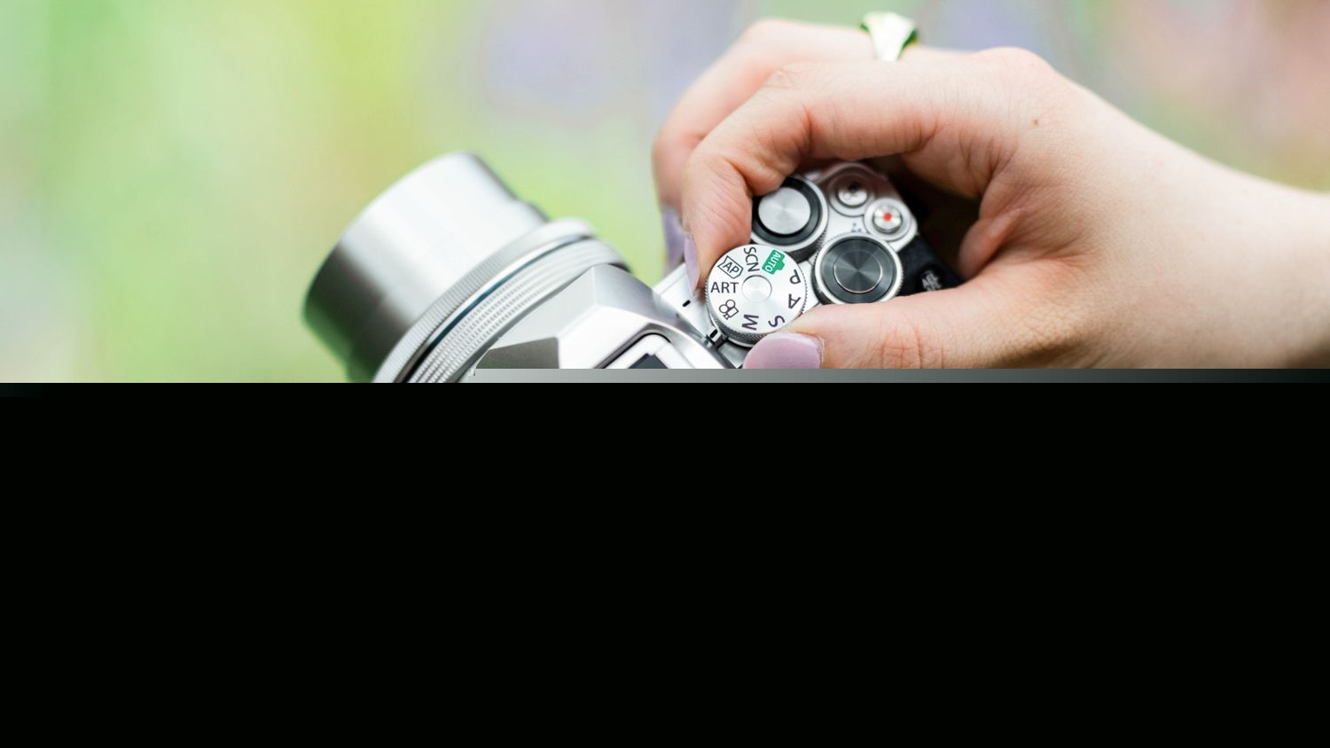 The No.1 budget retro camera got even cheaper and now comes with a FREE 45mm f/1.8 lens, but only at this UK retailer