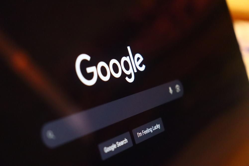 Marea Britanie presează Google să permită site-urilor să se retragă din „AI Overviews”