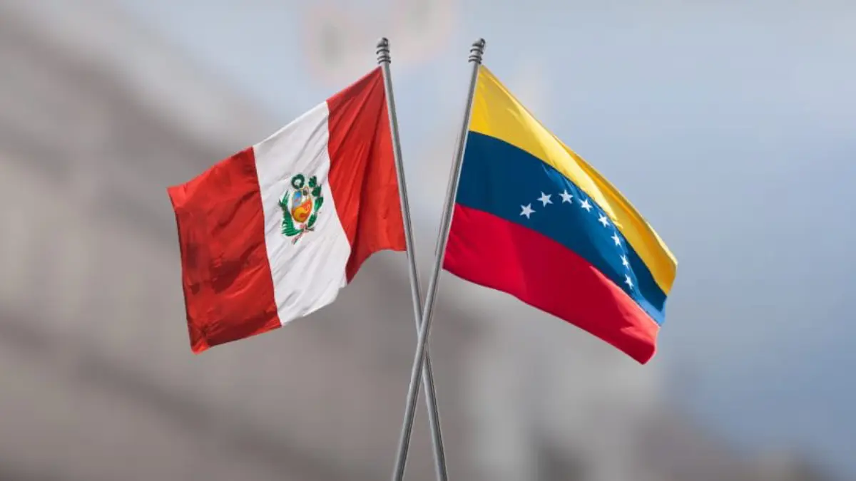 Venezuela and Peru Restore Diplomatic Ties After Two-year Rupture