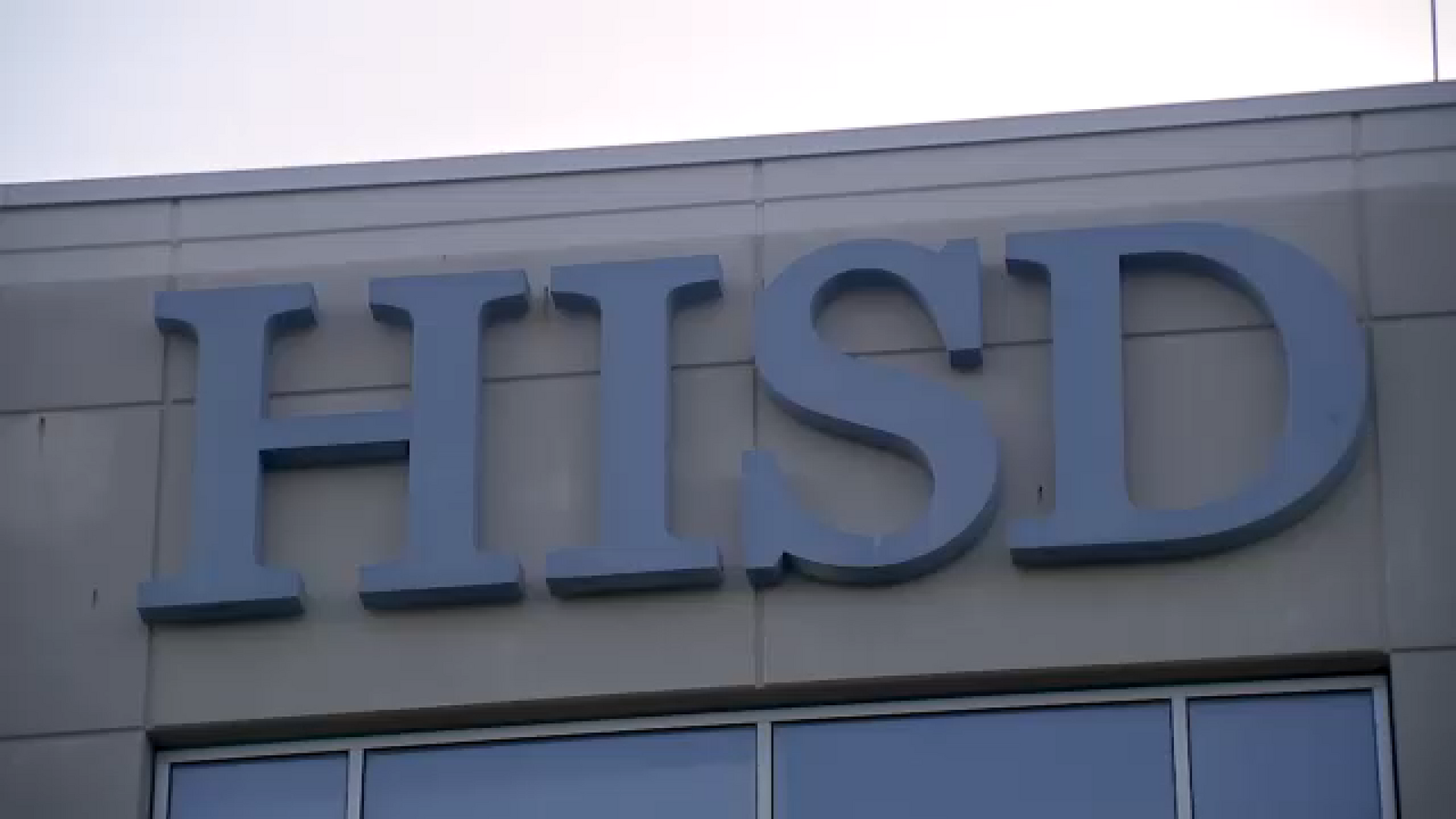 Top HISD leaders making big six-figure salaries, some earning $30k bonus checks, contracts show