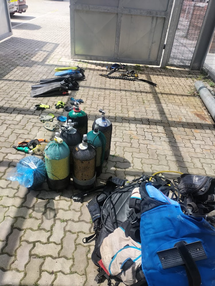 Six perlemoen poaching suspects nabbed at Schoenmakerskop