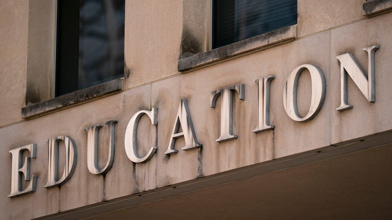 Here's how a government shutdown affects student loan payments