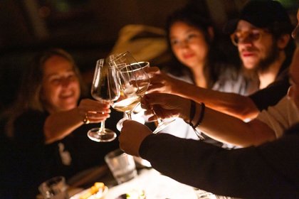 Eleninha tem nova carta de vinhos; 
Ya'Ya High-Fi fará baile latino em frente ao bar no domingo