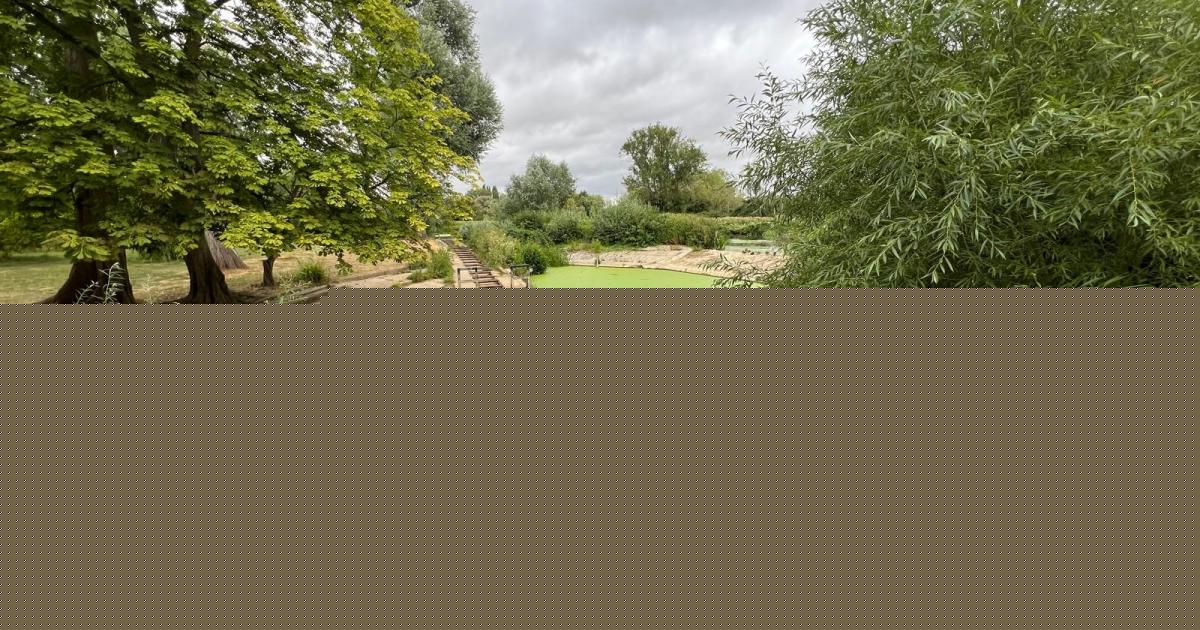'Fluorescent' historic swim spot prompts call for action amid Oxfordshire drought
