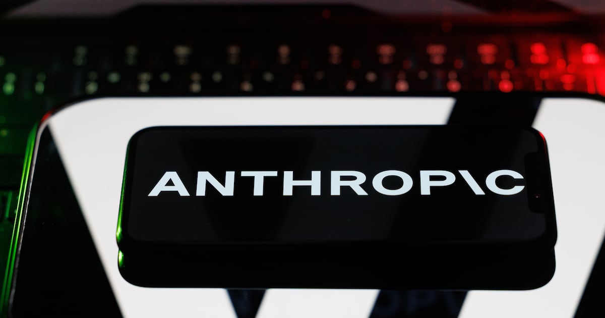 La rebelión de las máquinas: Anthropic reconoce que Claude hackeó 3 organizaciones durante pruebas