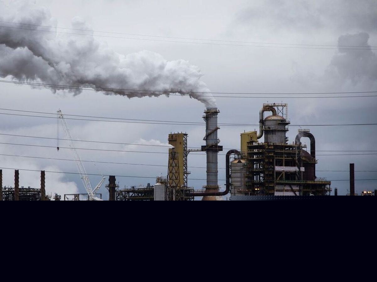New report shows building more pipelines not best option for a declining oilsands industry