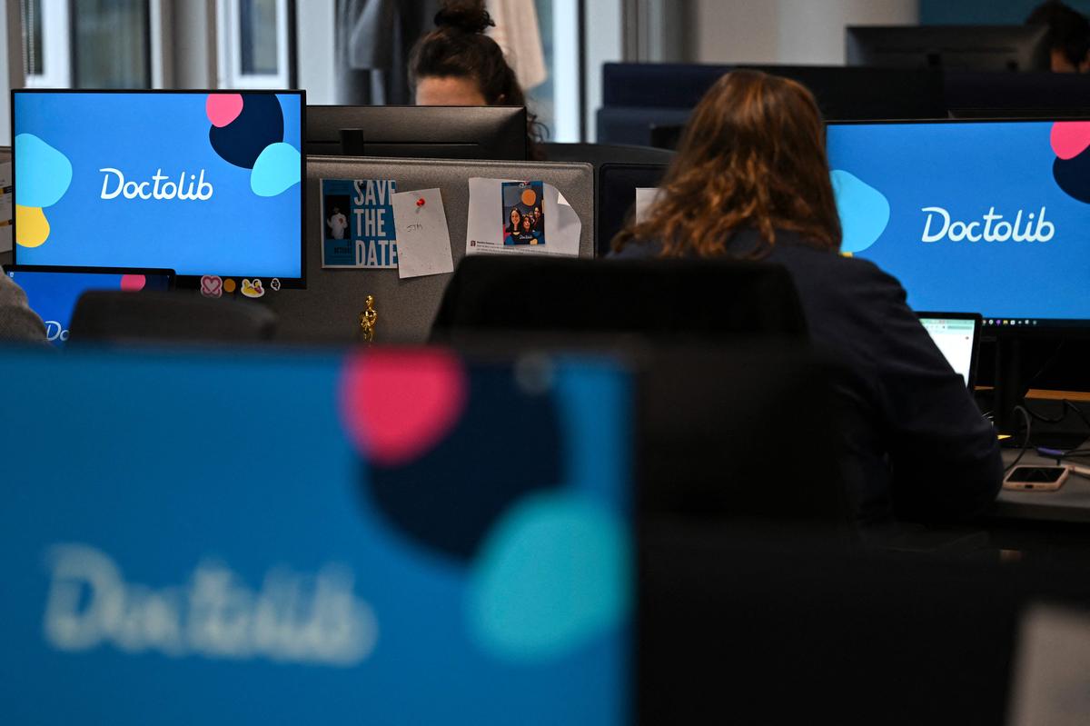 Doctolib va utiliser vos données de santé pour des recherches utilisant l’IA : quel but, quelles inquiétudes, peut-on s’y opposer ? On fait le point