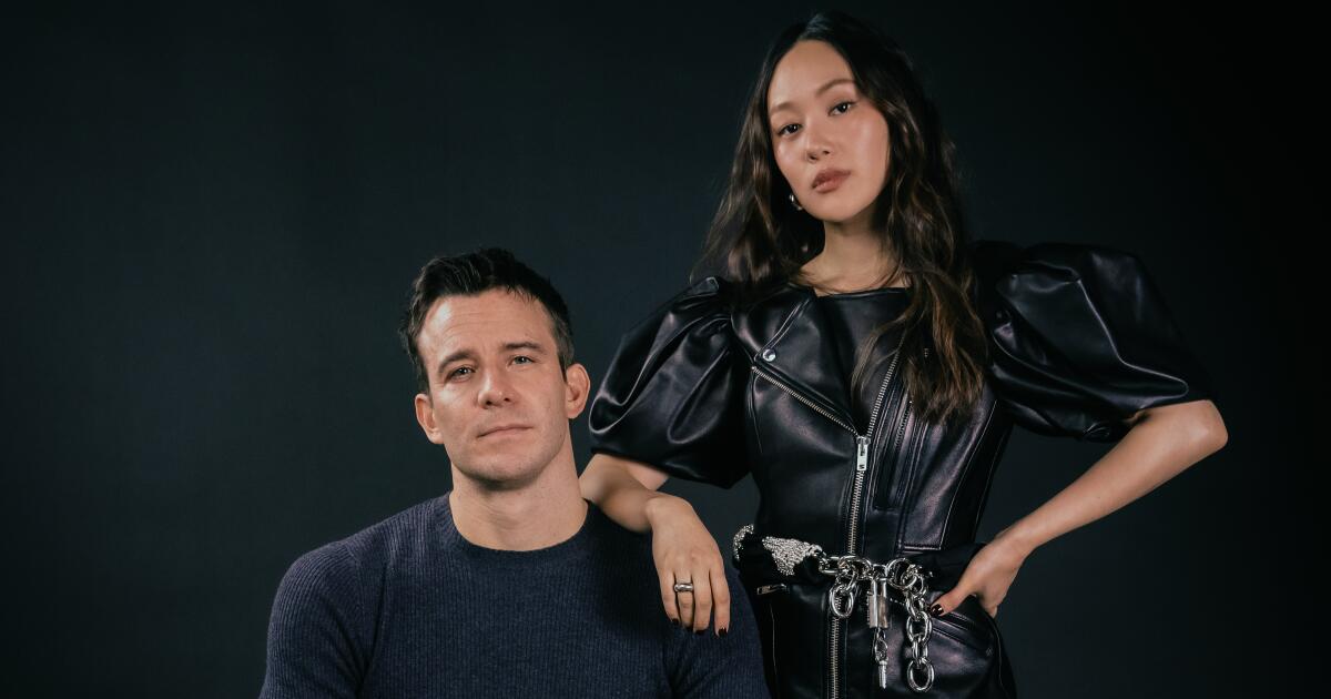 On 'Bridgerton,' Luke Thompson and Yerin Ha hard launch the #Benophie era