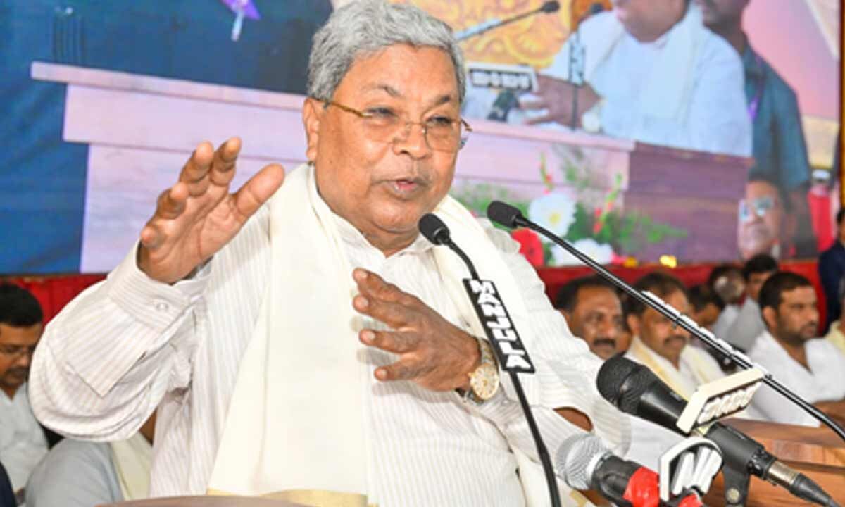 Don’t indulge in petty politics over Dusshera, Siddaramaiah tells critics