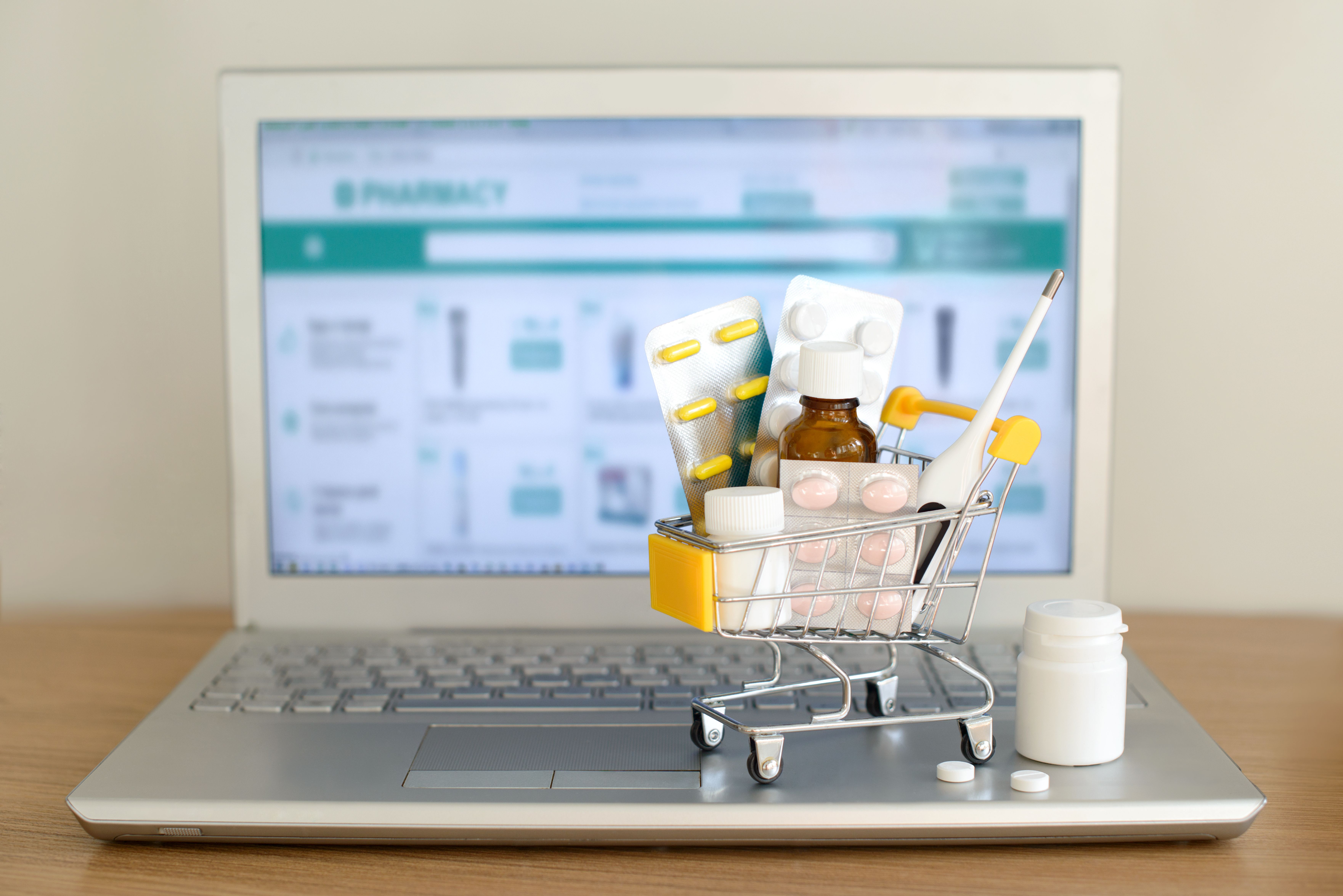 <![CDATA[E-Commerce and the Vitamins and Supplements Market: Considerations for Pharmacy Practice]]>