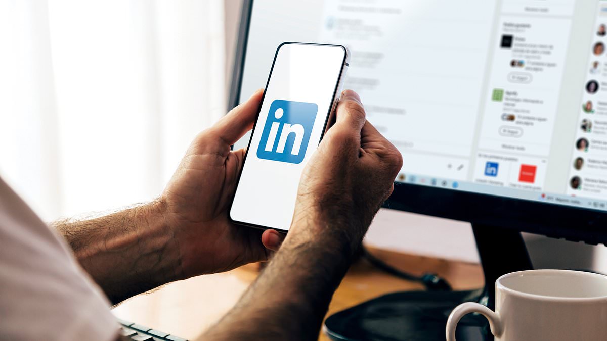 How to spot a narcissist on LinkedIn, according to scientists