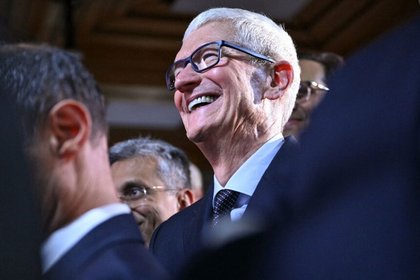 The iPhone 17 is easing Wall Street’s concerns about Apple’s AI troubles