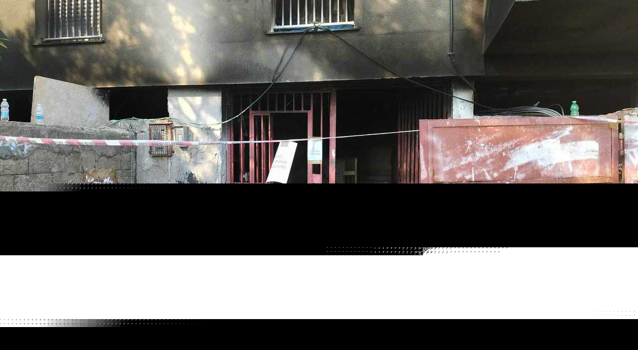Incendio in una palazzina a Torre del Greco, il comune fornisce assistenza a 32 persone sgomberate
