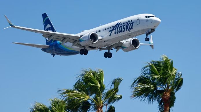What happened on Alaska Airlines Flight 305? Why did the Miami plane go back to gate? Here’s all we know