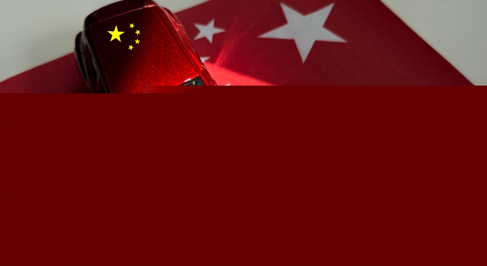 Piața auto din China intră în a zecea lună de declin, iar producătorii își mută miza pe exporturi și mașini electrice