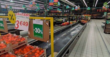 Travaux dans tous les coins, rayons vides, réductions,... : les dernières heures pénibles de Cora!
