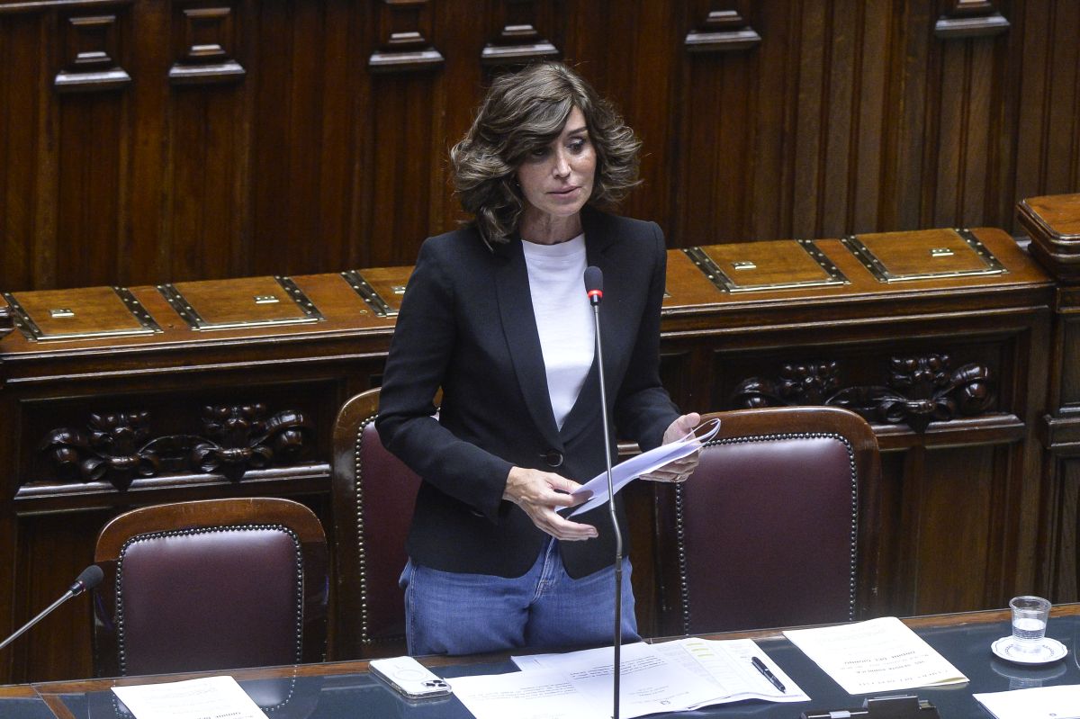 Dal CdM ok ai contratti per i tecnologi, Bernini “Investimento verso un sistema più moderno e competitivo”