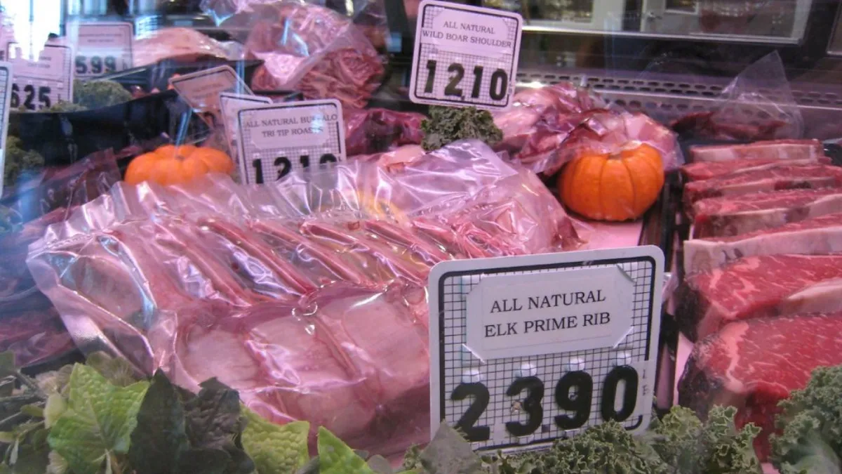Couple at grocery store discuss to buy last prime rib but a woman allegedly jumps in with ‘I was here first.’ They serve her karma right under her nose