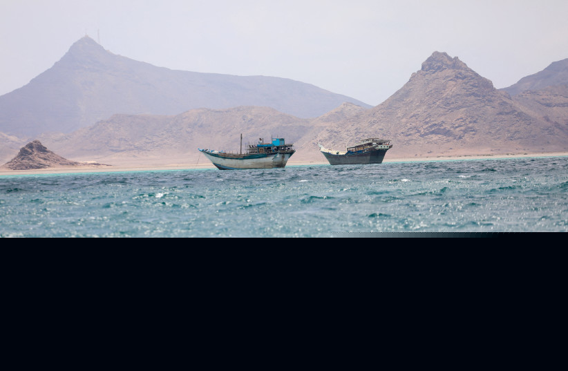 Un ataque con misiles hutíes contra un barco en Bab el-Mandeb dejó dos pakistaníes y un indonesio muertos