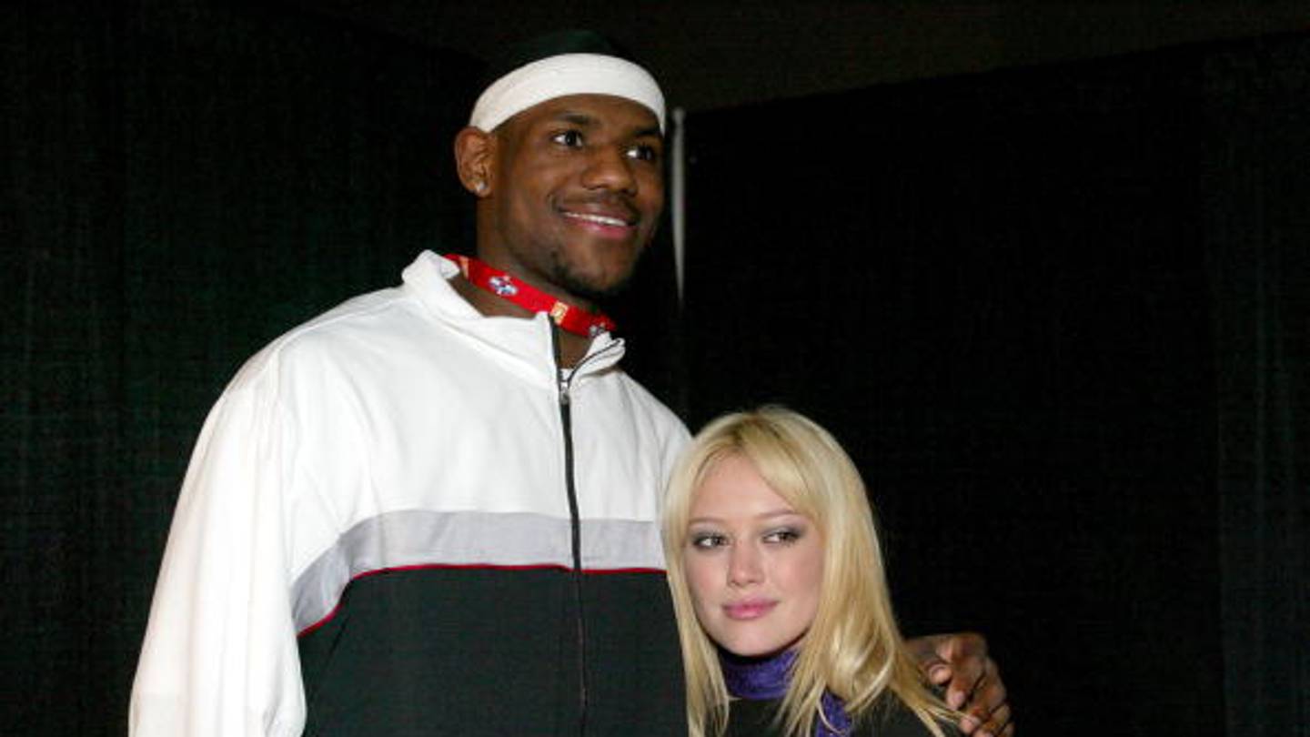 Hilary Duff Shouting Out LeBron James During a Philly Concert Is What Dreams Are Made Of