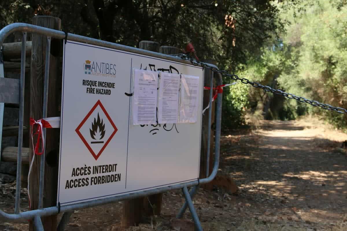 Risque d’incendie : comment la fermeture de six espaces boisés est-elle accueillie à Antibes ?