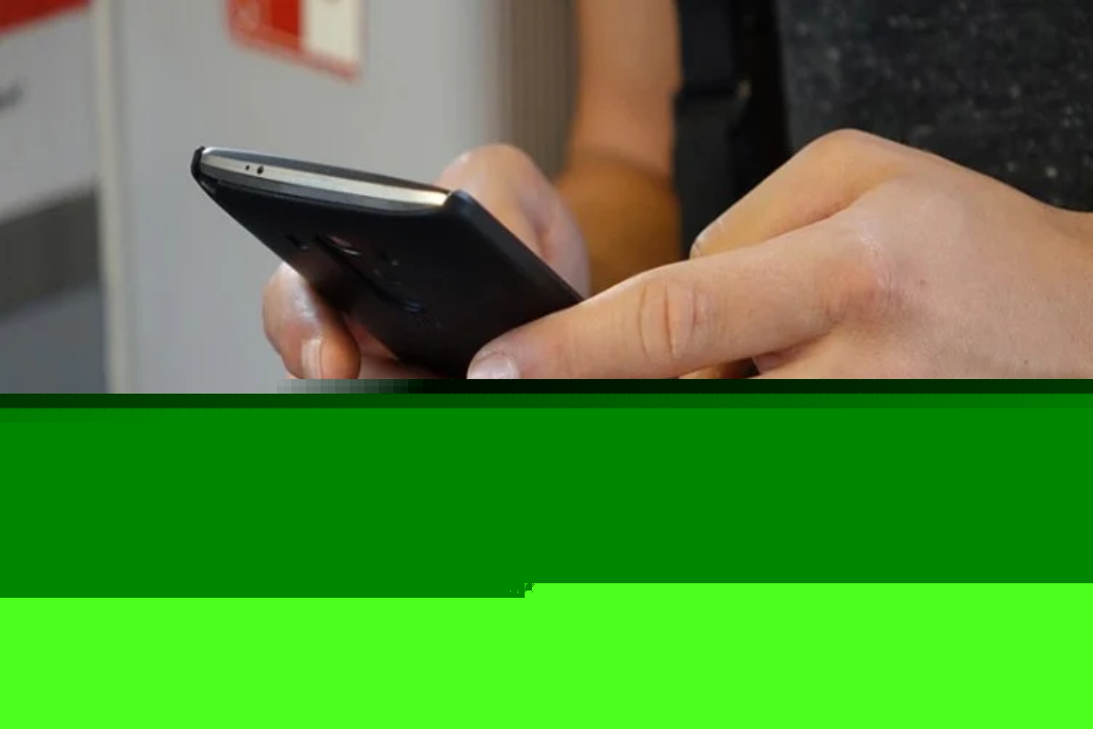 Νέα απάτη με SMS: Το μήνυμα για πρόστιμο Τροχαίας που δεν πρέπει να ανοίξετε