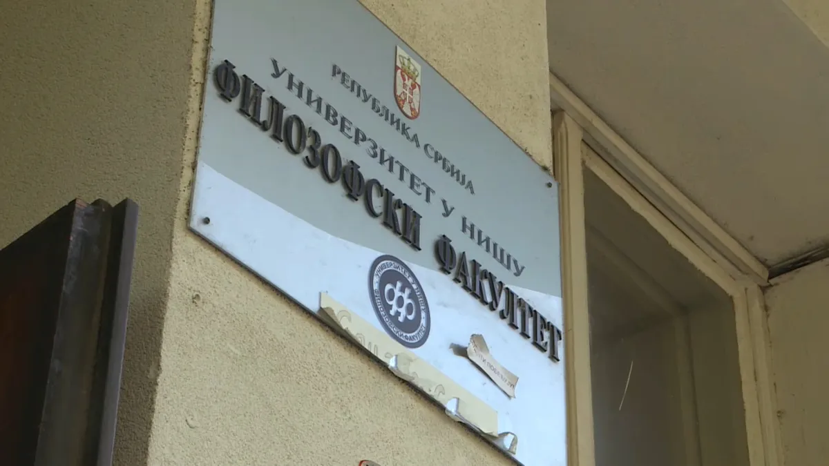 Filozofski fakultet u Nišu ponovo pod pritiskom: Stopiran novac za plate, nema ni budžetskih mesta