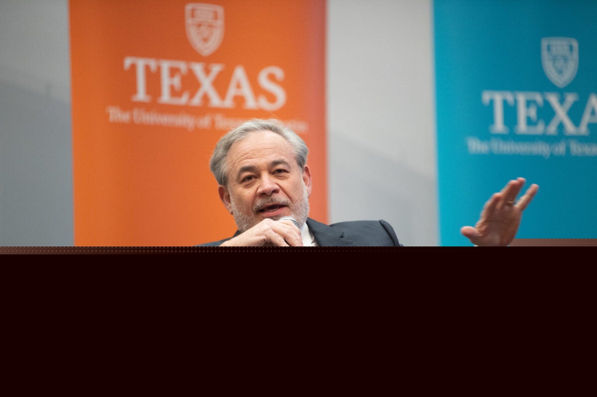 Former U.S. Energy Secretary Warns of ‘Energy Emergency’
