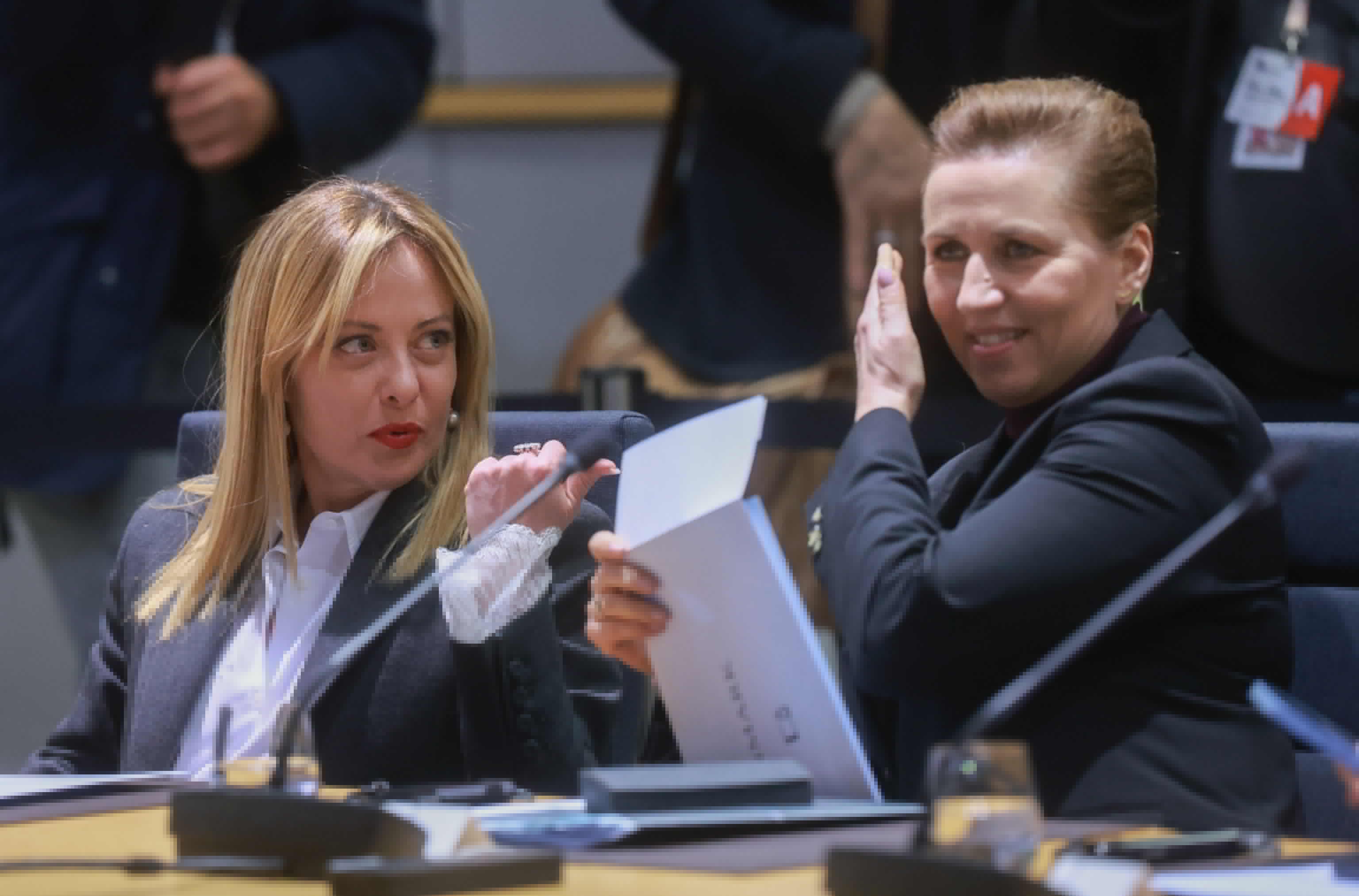Meloni e Frederisken insieme contro l’immigrazione irregolare, mentre i servizi spagnoli rinnovano l’allarme per un nuovo assalto a Ceuta
