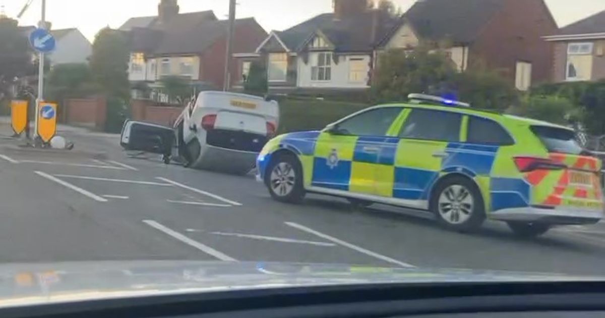 Car flips on roof in crash outside Nottinghamshire pub