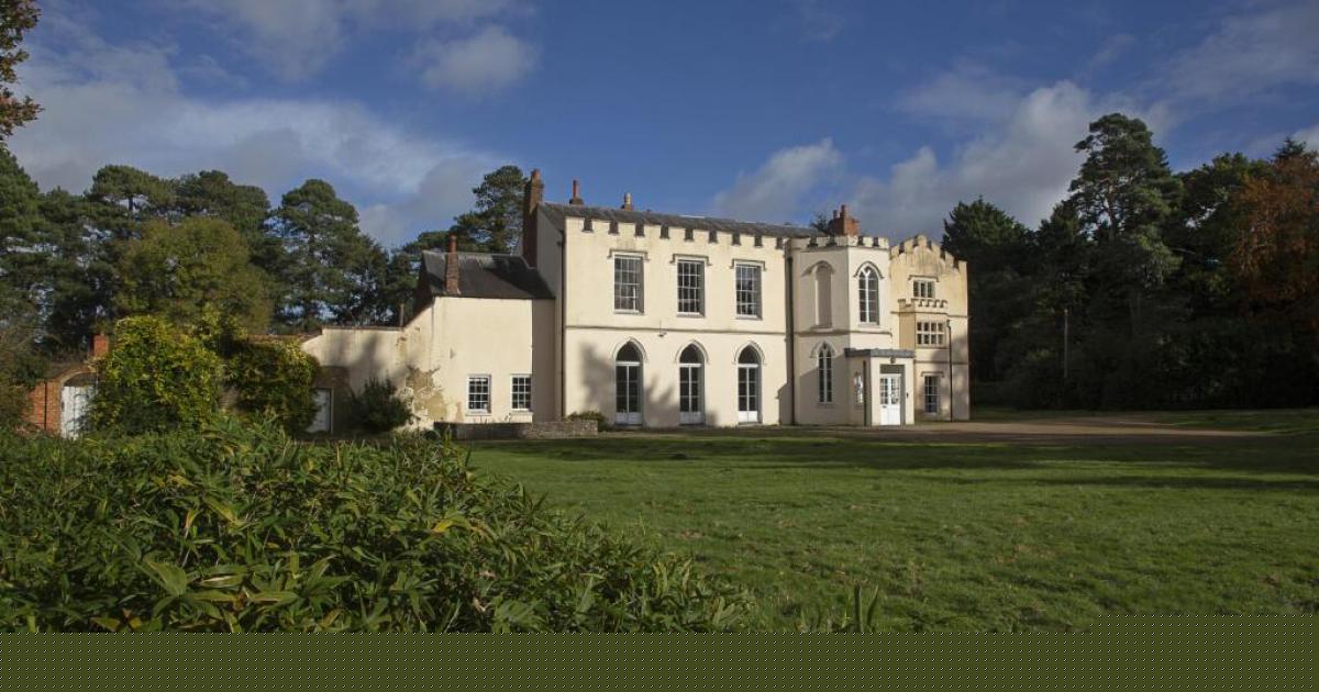 Historic Oxfordshire estate and manor house slashes sale price by £1.5m
