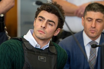 Pizzeria worker armed with slice cutter allegedly tried to bust Luigi Mangione out of prison