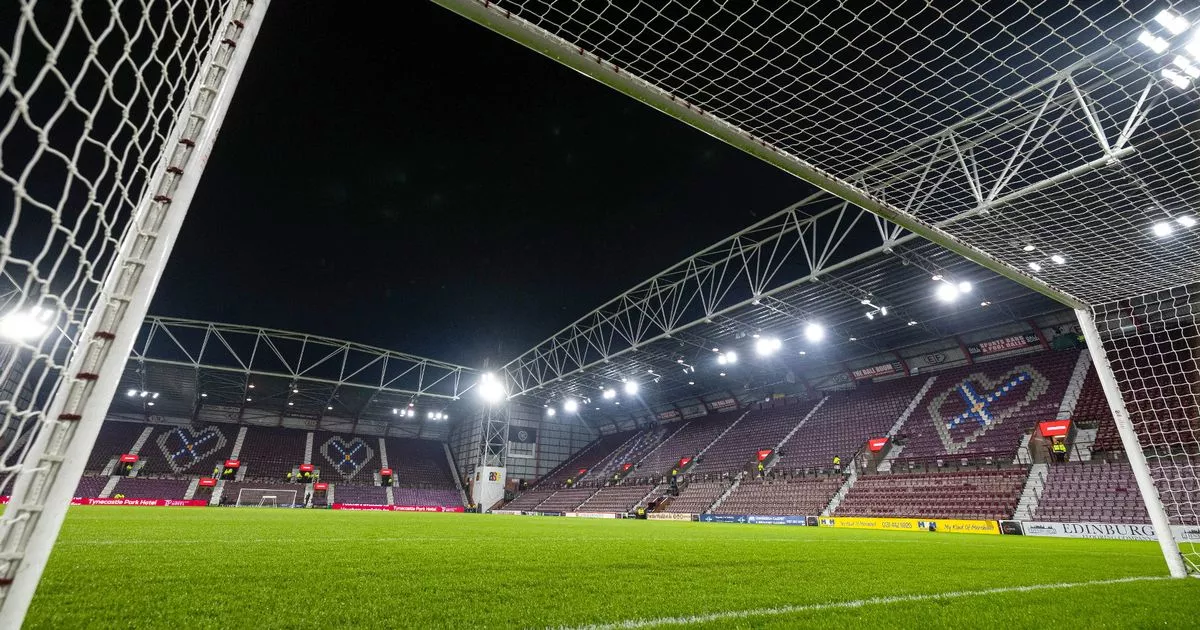 Hearts vs Hibs LIVE as Martin Boyle hits the bar as the visitors cannot believe it