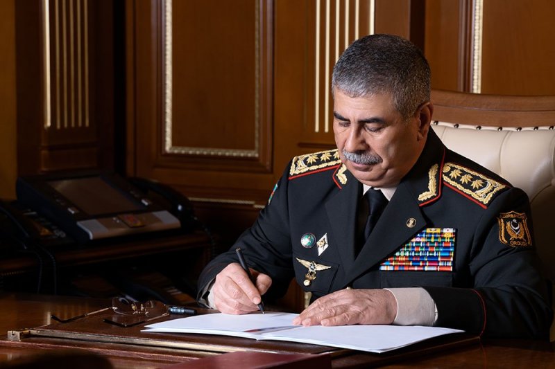 Azerbaijani defence minister sends condolences to Italy over fatal air crash