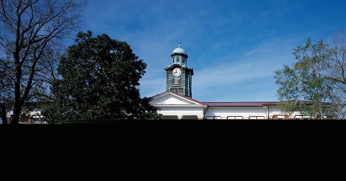 Tuskegee University requires business suits, bans bonnets and du-rags in new dress code