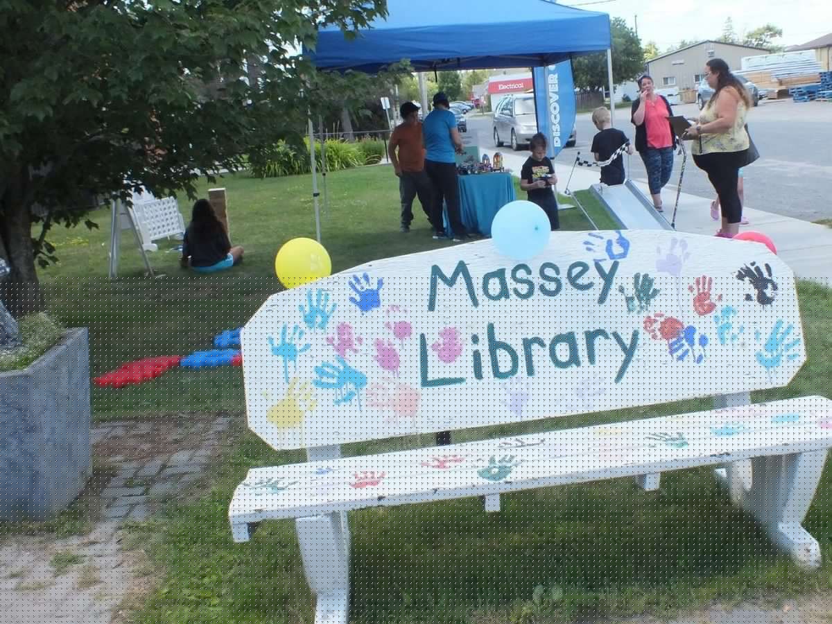 Sables-Spanish library providing free school supplies