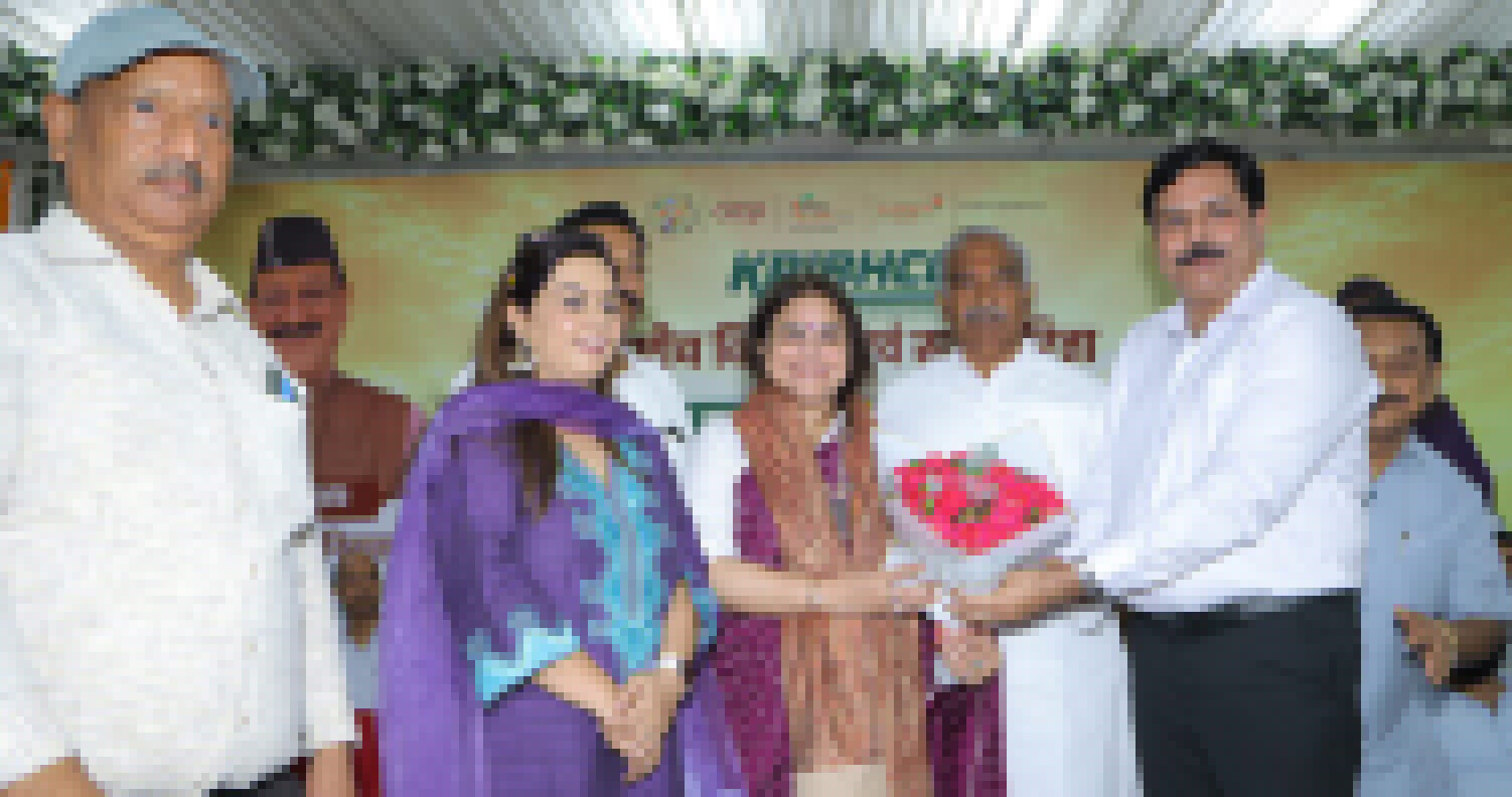 KRIBHCO: Shilpi leads farmers’ conference in Gadarpur