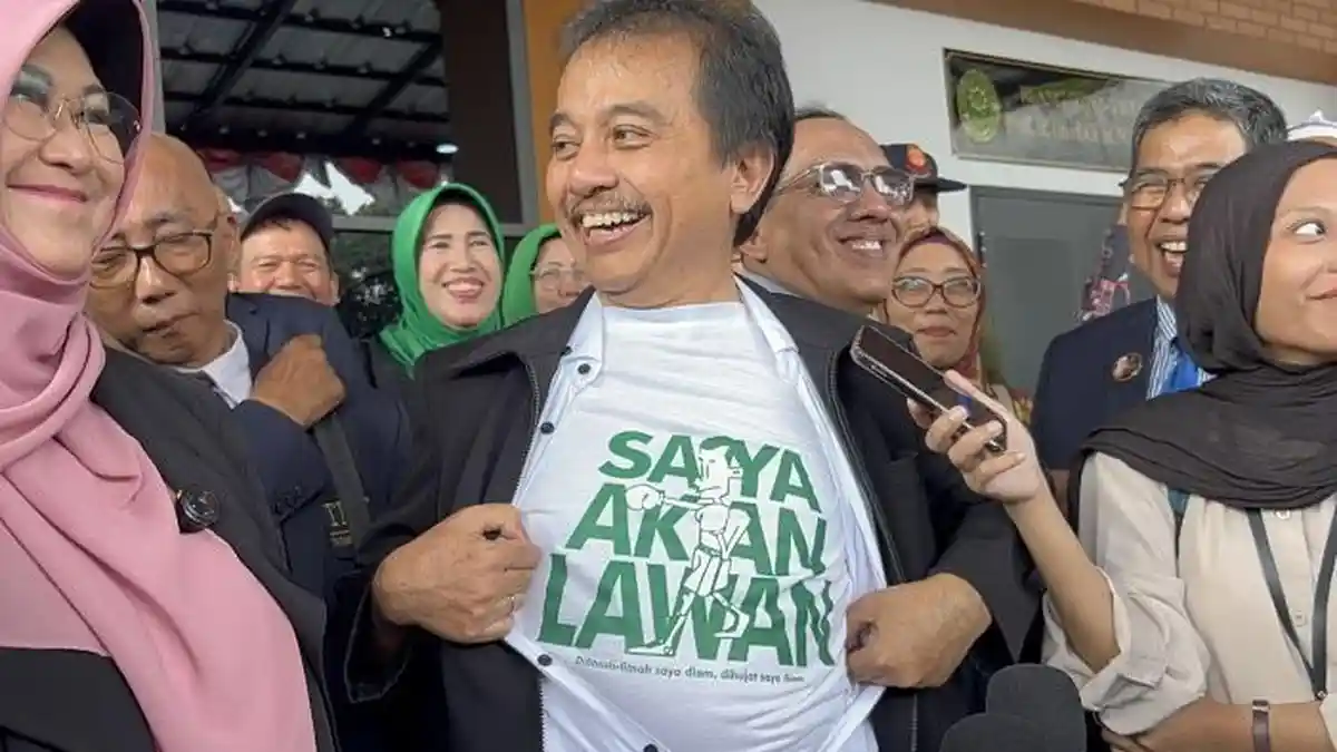 Dukung Dokter Tifa Tantang Jaksa untuk Banding, Roy Suryo Buka Baju Teriak ‘Saya Akan Lawan’