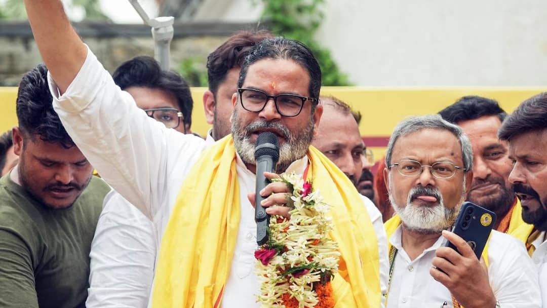 'Bring Their CVs': Prashant Kishor Promises Jobs For 10,000 Bankipur Youths