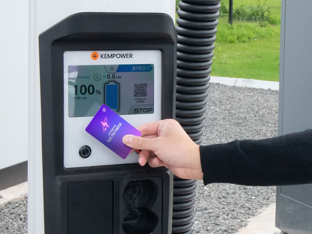 Arnold Clark launches 39p/kWh ultra-rapid EV charging subscription