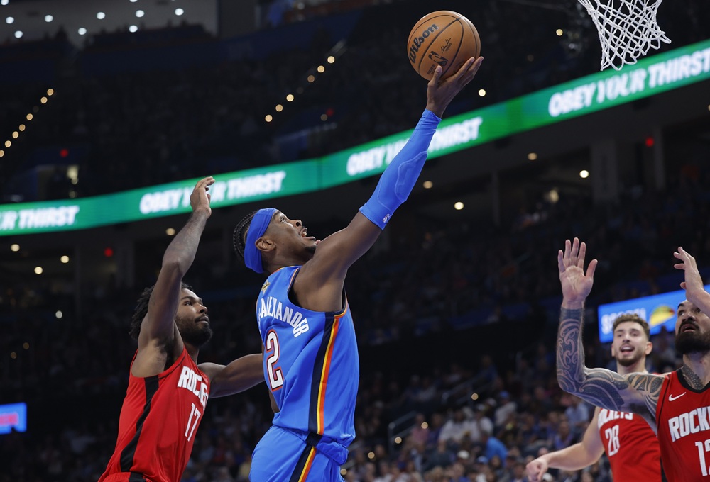 NBA, i risultati della notte. OKC piega Houston dopo due supplementari. Lakers ko con Golden State