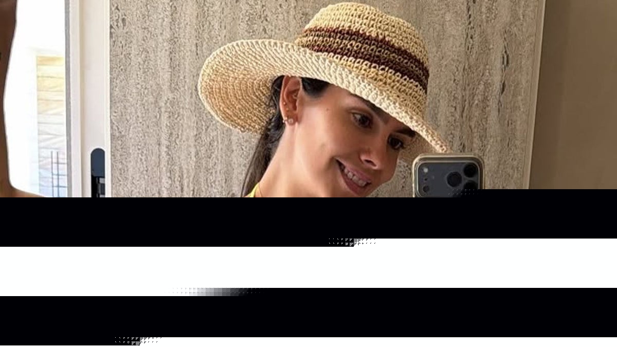 Cristina Pedroche comparte su primera imagen con su hija Laia, de 3 años, y presume de tipazo en bikini