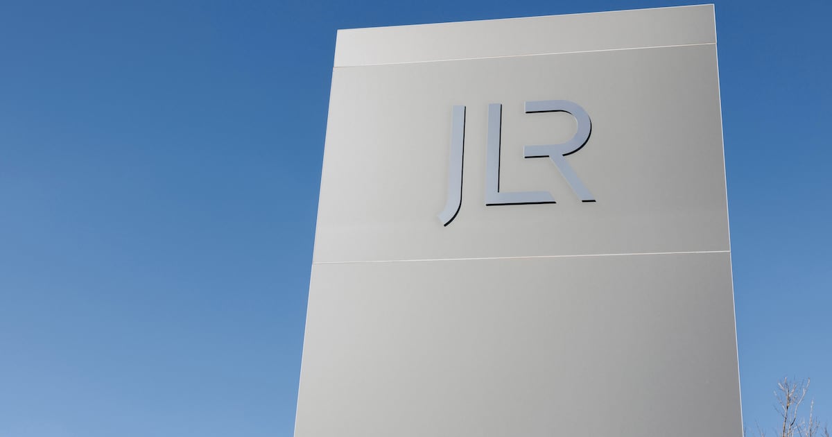 Jaguar Land Rover set to cut jobs amid overhaul