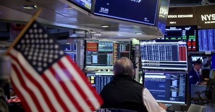 Wall Street inicia sesión en rojo tras ‘apuesta’ de empresas tecnológicas en IA: ¿Cómo cotiza HOY?