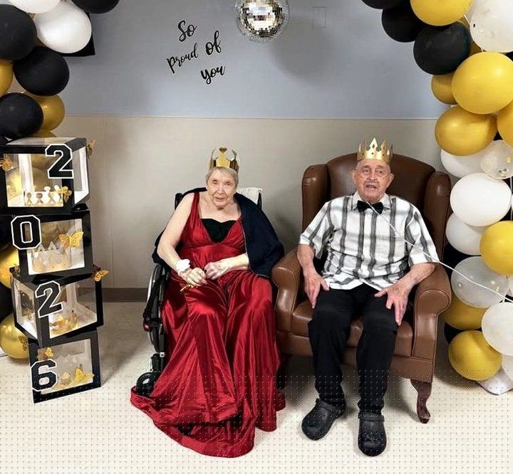 Espanola Nursing Home holds Senior Prom
