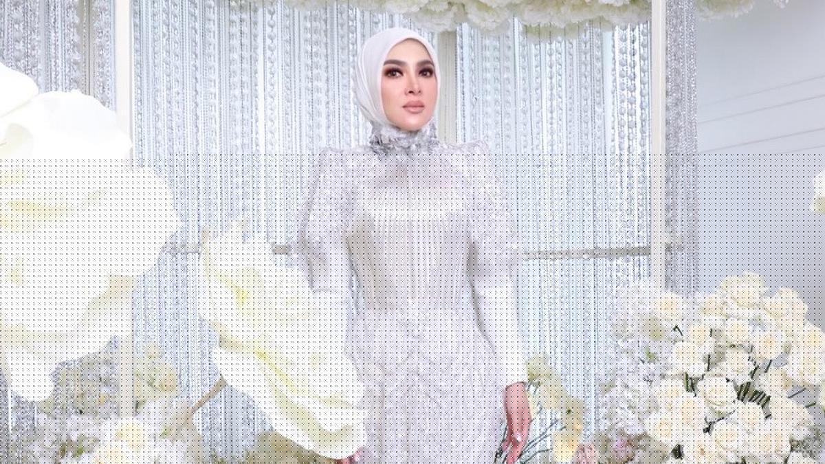 Syahrini Siap Kembali ke Panggung Musik dengan Single Baru